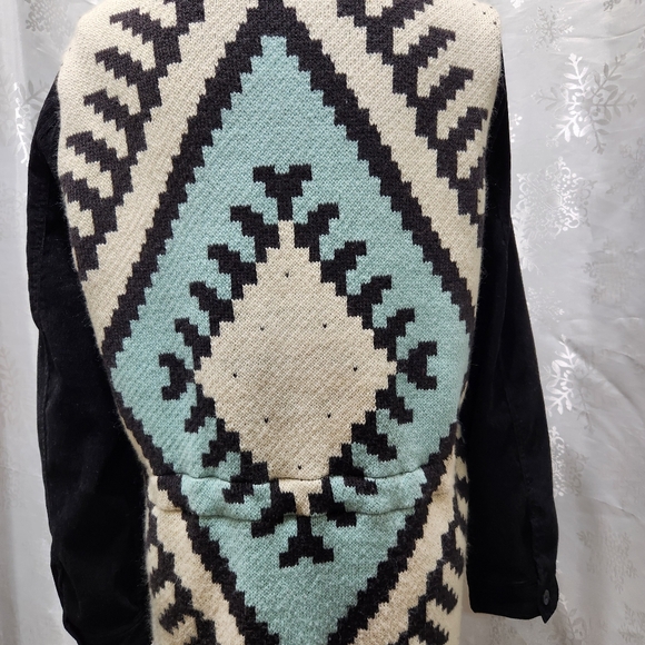 DAVI & DANI Women's Corduroy and Knit Sweater Jacket Aztec Print Shacket (L) - Picture 5 of 13